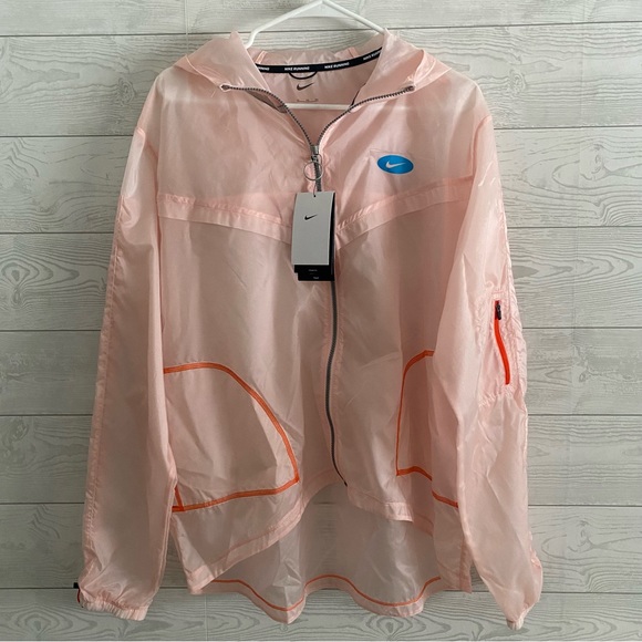 Nike Women's Woven Running Jacket - Picture 1 of 8
